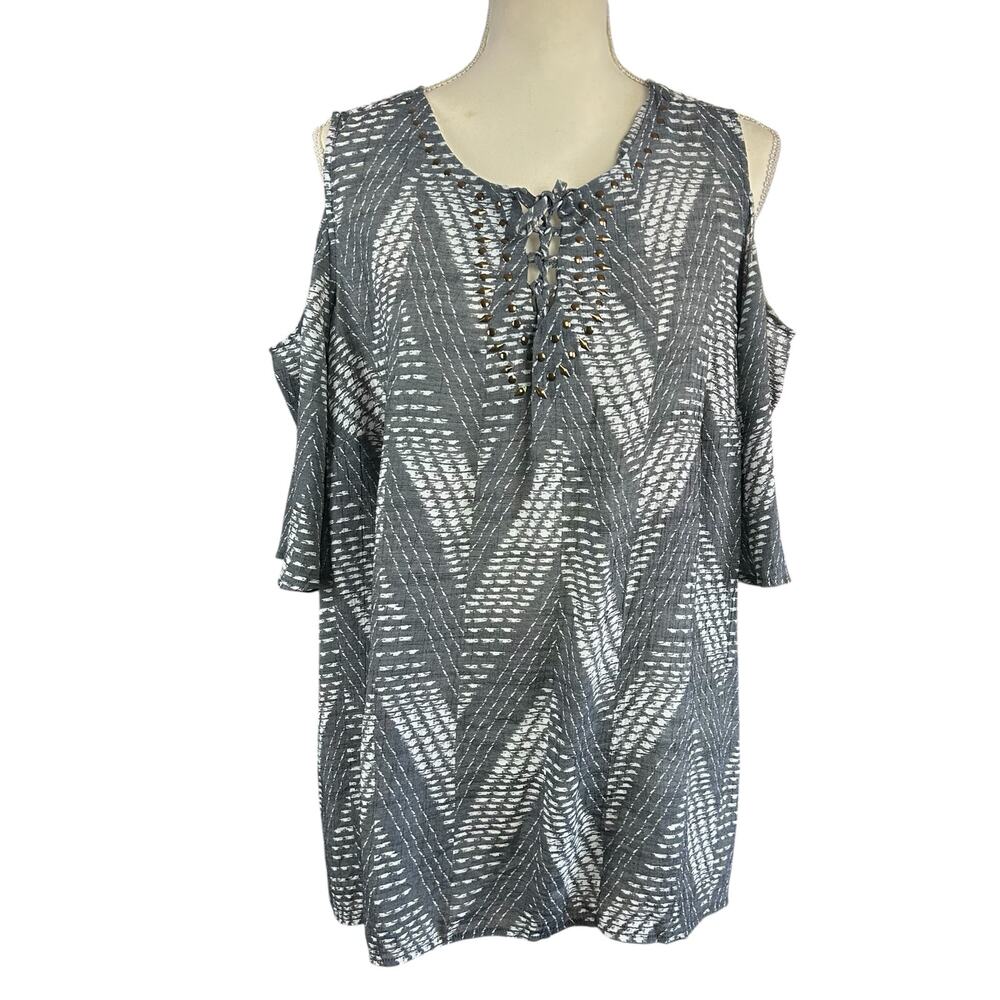 Fred David Top Women Size 2X Gray White Cold Shoulder Embellished Lace Up V-Neck